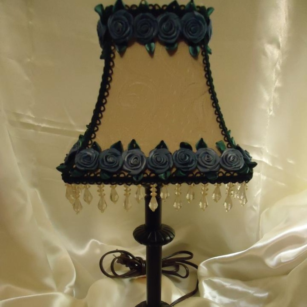 Cottage Rose Lamp